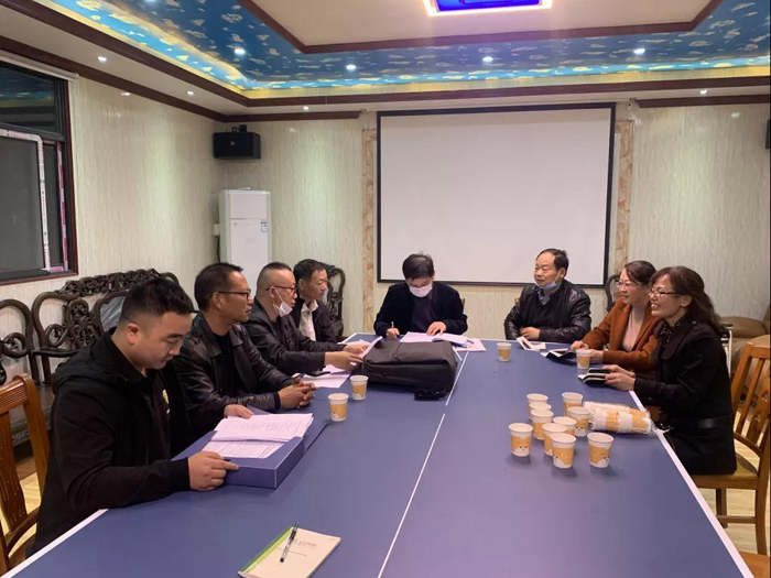 省、市、區(qū)殘聯(lián)**一行來十堰恐龍化工環(huán)氧地坪施工廠家檢查指導(dǎo)工作
